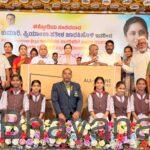 ಸರ್ಕಾರಿ ಶಾಲೆಗಳಿಗೆ ಸ್ಮಾರ್ಟ್ ಬೋರ್ಡ್ ವಿತರಣೆ: ಶಿಕ್ಷಣದಲ್ಲಿ ತಂತ್ರಜ್ಞಾನ ಬಳಕೆಗೆ ಉತ್ತೇಜನ